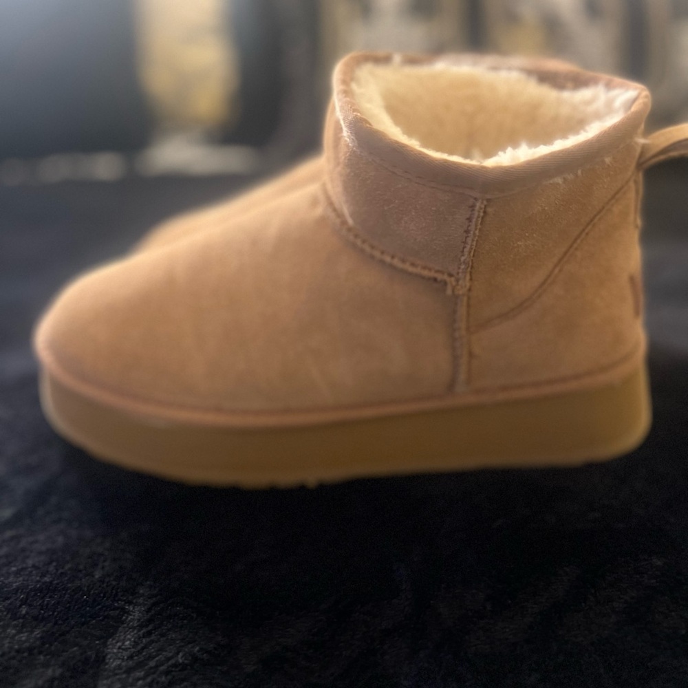 UGG mini II platform boots